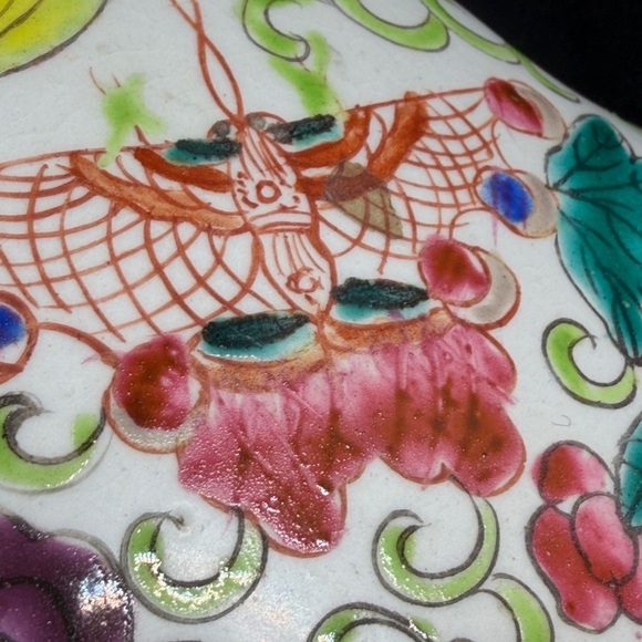 Vintage Chinese Quatrefoil Porcelain Trinket Box Famille Rose Lidded Dish - Picture 16 of 16